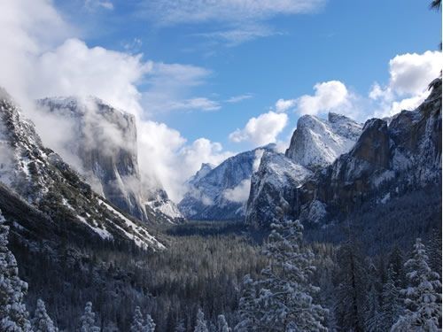 Update Snow Shuts Down Highway At Yosemite Entrance