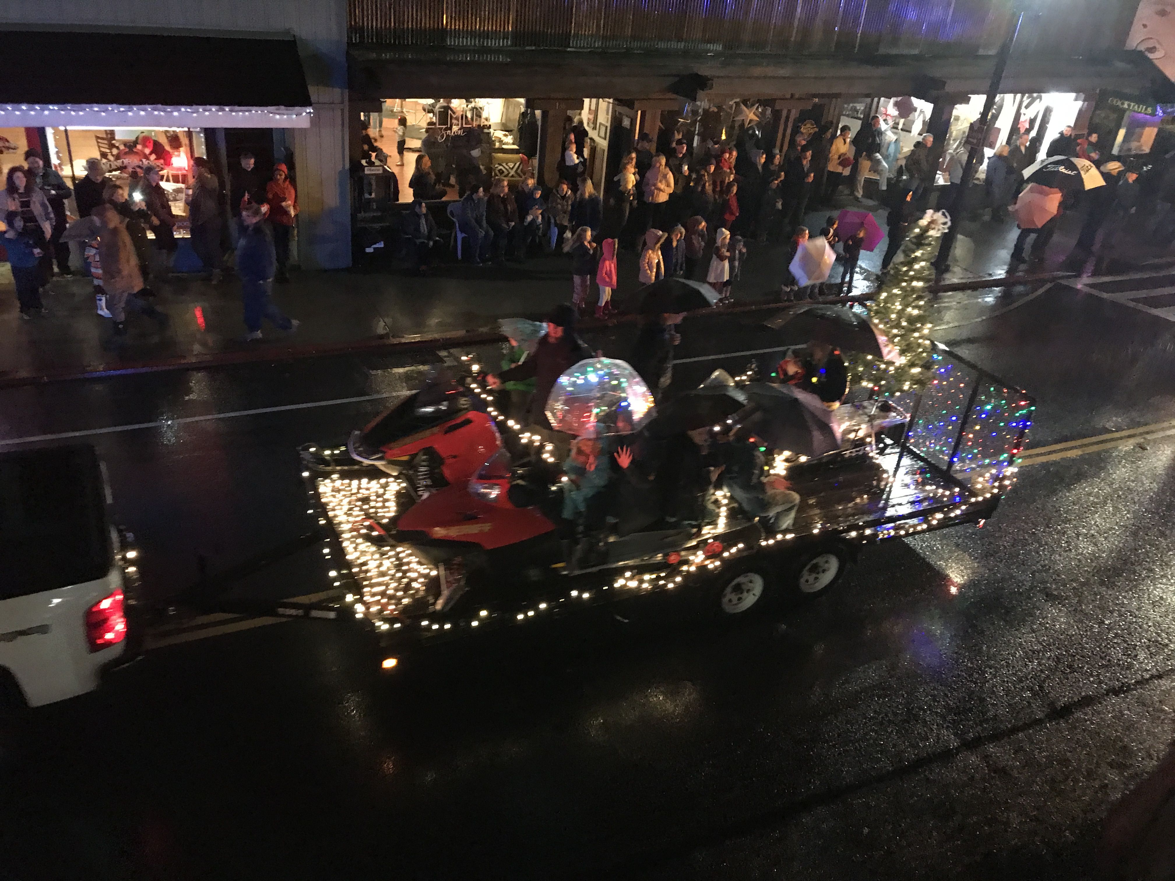 35th Annual Sonora Christmas Parade Kicks Off Season