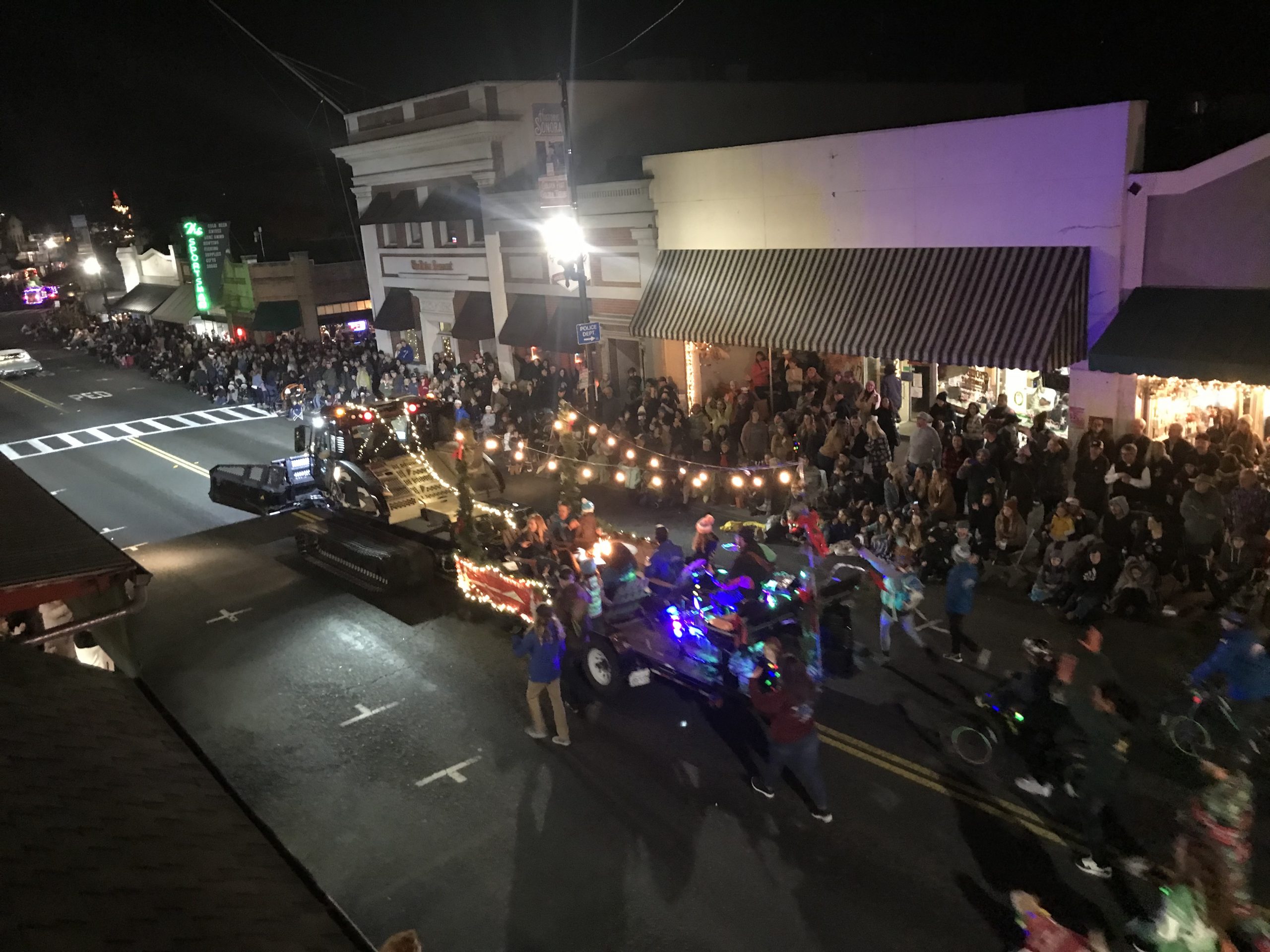 Sonora Christmas Parade Makes Triumphant Return