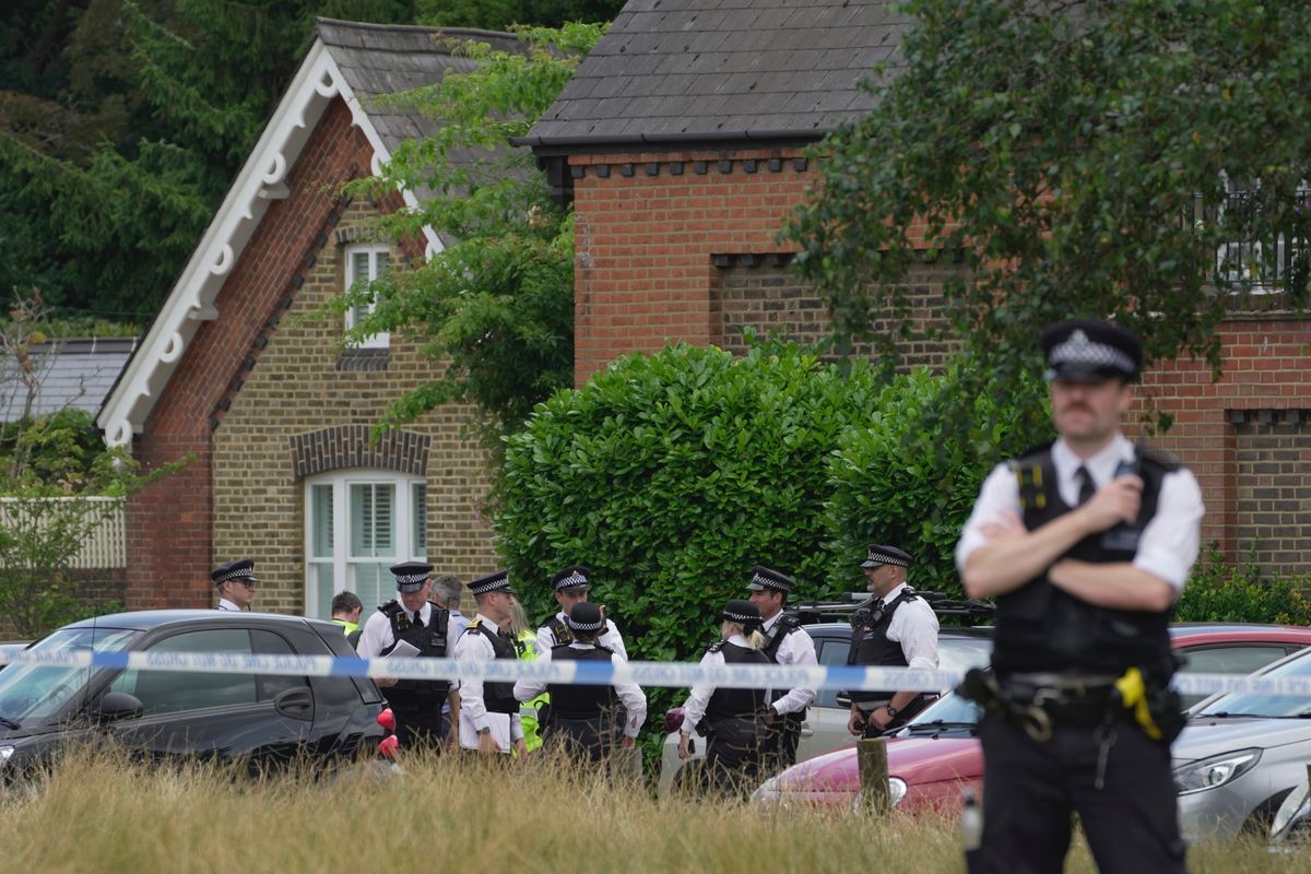8-year-old girl in 'life-threatening condition' after deadly school car crash in Wimbledon - Vimarsana News