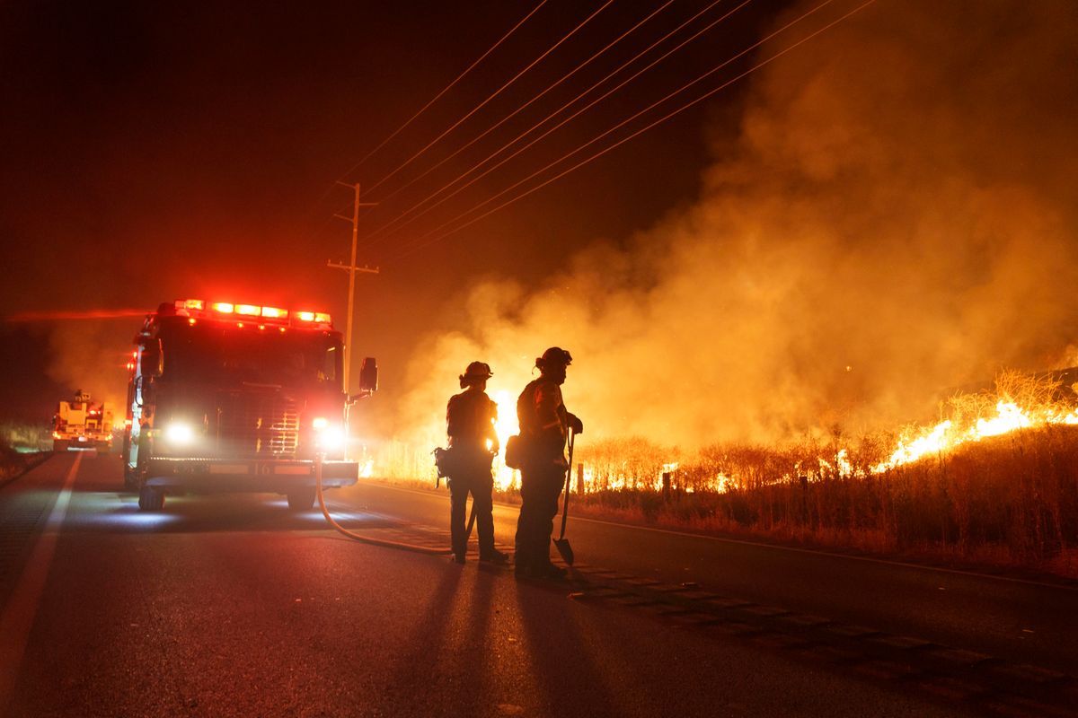 Firefighters gain ground on Southern California wildfire while Yosemite blaze degrades air quality - Vimarsana News