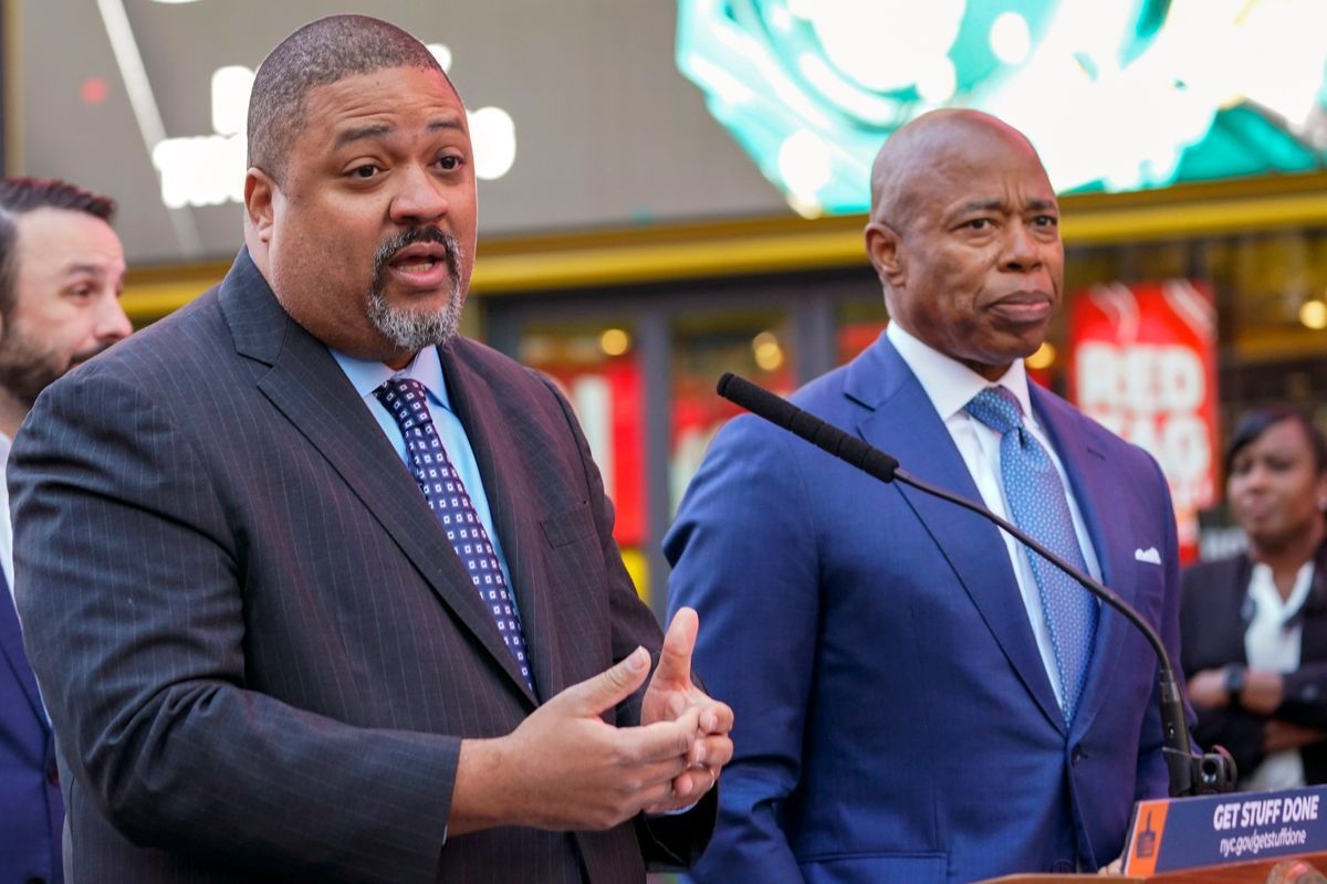 6 charged in alleged straw donor scheme to help get Eric Adams elected New York City mayor - Vimarsana News