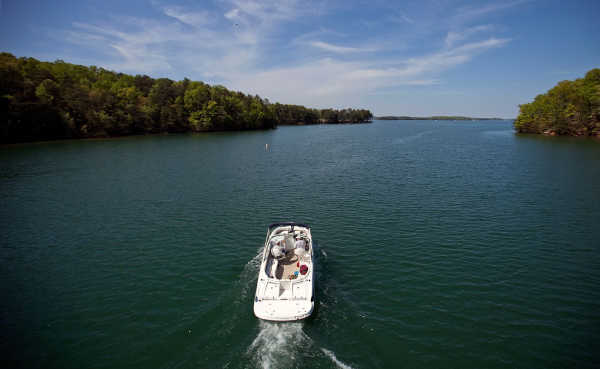 Usher's ex-wife wants to drain Georgia's largest lake, where a boater fatally struck her son - Vimarsana News