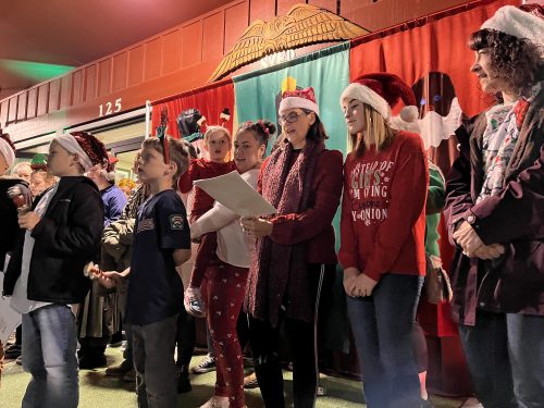 Plenty Of Christmas Cheer In Downtown Sonora - Vimarsana News