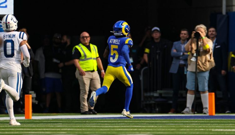 Colts Rams Football
