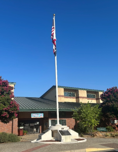 Vietnam Veterans Memorial Flagpole in Sonora. (Photo credit: Visit Tuolumne County)